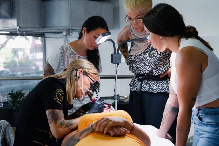 desarrollo web para centros de estética - trabajo en detalle en cabina